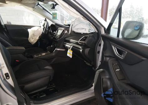2019 Subaru Forester Premium z USA, uszkodzony, nr VIN JF2SKAEC0KH442990